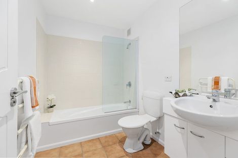 Photo of property in 5/148 Evans Bay Parade, Roseneath, Wellington, 6021