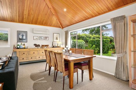 Photo of property in 6 Abergeldie Way, Cambridge, 3434