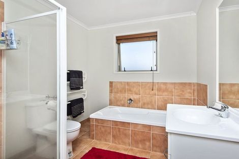 Photo of property in 47 Parkhaven Drive, Rosehill, Papakura, 2113