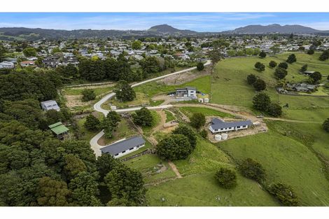 Photo of property in 4 Watercourse Way, Tikipunga, Whangarei, 0112
