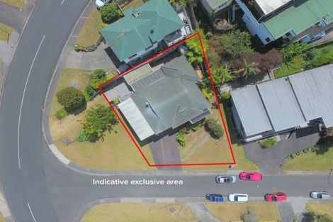 Photo of property in 1 Orewa Heights Crescent, Orewa, 0931