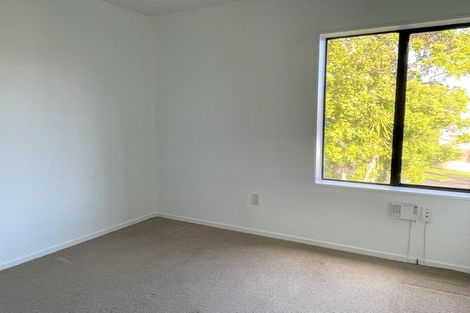 Photo of property in 5 Orinda Close, Botany Downs, Auckland, 2010