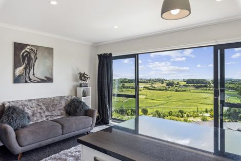 Photo of property in 129 South Manakau Road, Manakau, Otaki, 5583