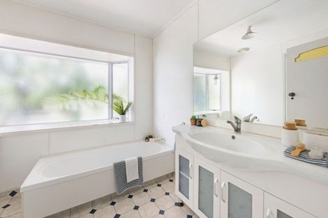 Photo of property in 11 Sophia Street, Glenholme, Rotorua, 3010