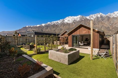 Photo of property in 78 Howden Drive, Jacks Point, 9371