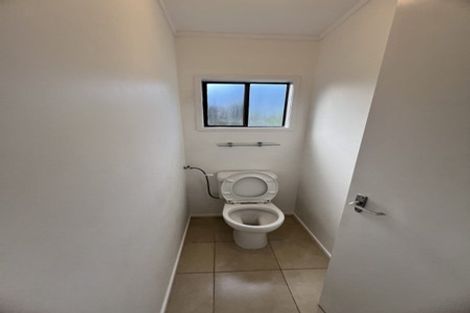 Photo of property in 1/4 Braund Place, Glenfield, Auckland, 0629