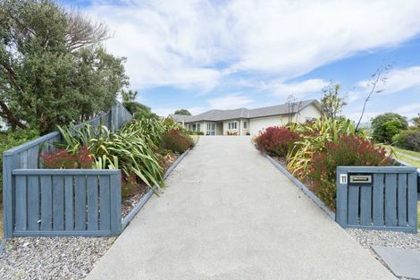 Photo of property in 11 Byron Brown Place, Otaki Beach, Otaki, 5512