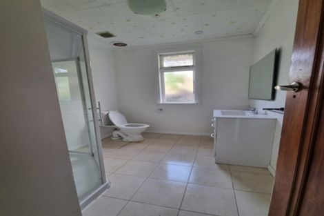 Photo of property in 2 Sugarloaf Road, Brooklyn, Wellington, 6021