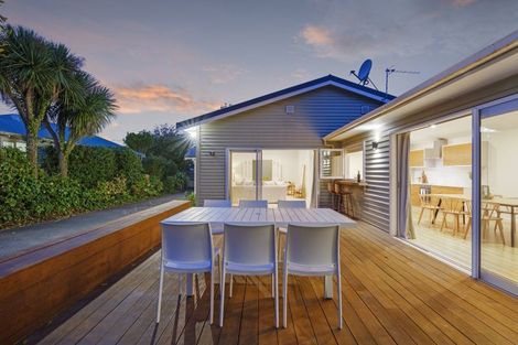 Photo of property in 47 Stapletons Road, Richmond, Christchurch, 8013