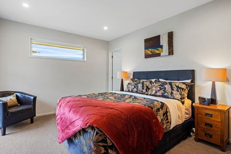 Photo of property in 33 Valour Drive, Rangiora, 7400