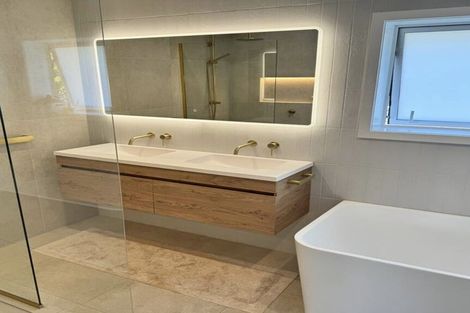 Photo of property in 24 Otakau Road, Milford, Auckland, 0620