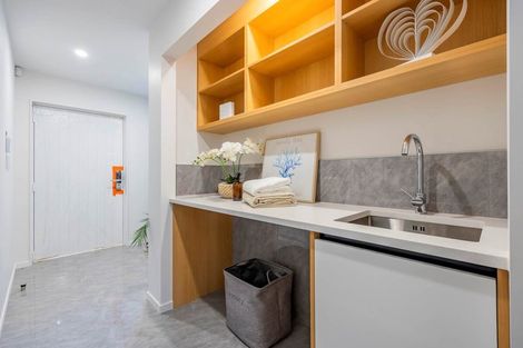 Photo of property in 7c Liston Street, Northcote, Auckland, 0627