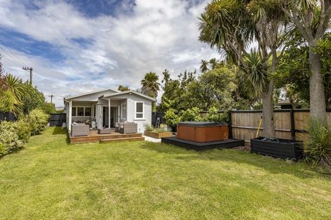 Photo of property in 12a Cradock Street, South New Brighton, Christchurch, 8062