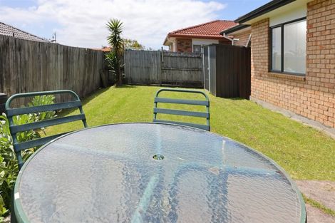 Photo of property in 14 Chesterton Terrace, Henderson, Auckland, 0612