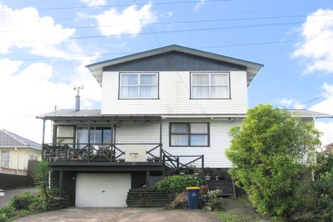 Photo of property in 9 Robert Burke Place, Henderson, Auckland, 0612