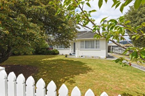 Photo of property in 29 Oxford Crescent, Ebdentown, Upper Hutt, 5018