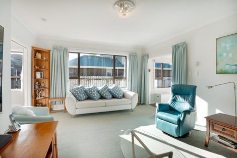 Photo of property in 51 Oxford Street, Tawa, Wellington, 5028