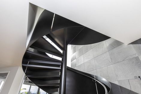 Photo of property in 15 Omeo Crescent, Redcliffs, Christchurch, 8081