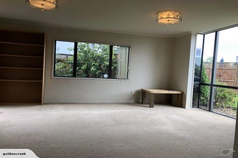 Photo of property in 11 Siena Place, Te Atatu Peninsula, Auckland, 0610