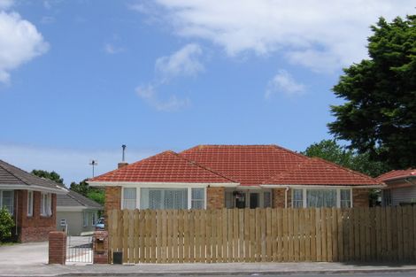 Photo of property in 1613 Great North Road, Waterview, Auckland, 1026