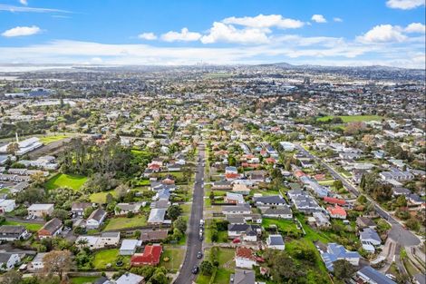 Photo of property in 35 Eastglen Road, Glen Eden, Auckland, 0602