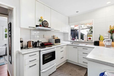 Photo of property in 43 Girrahween Drive, Totara Vale, Auckland, 0629