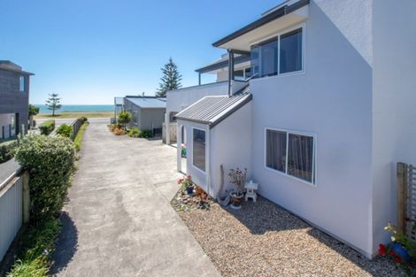 Photo of property in 2/29 The Esplanade, Westshore, Napier, 4110