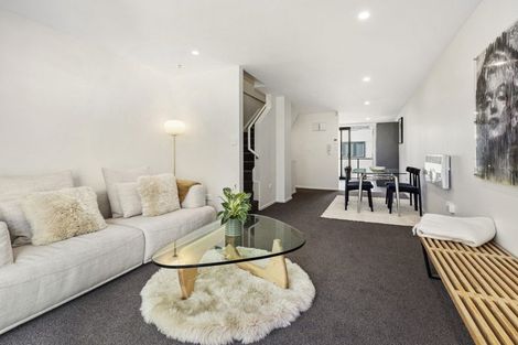 Photo of property in 2/464 Adelaide Road, Berhampore, Wellington, 6023