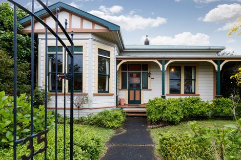 Photo of property in 35 Fitzroy Street, Terrace End, Palmerston North, 4410