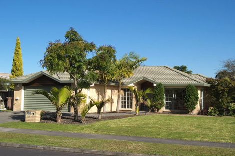 Photo of property in 18 Matterhorn Crescent, Northpark, Auckland, 2013
