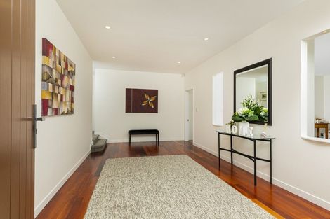 Photo of property in 23 George Deane Place, Greenhithe, Auckland, 0632