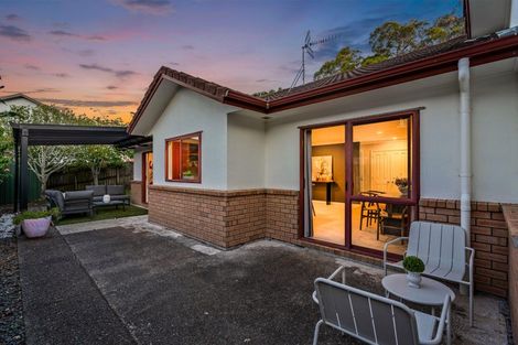 Photo of property in 90a Colwill Road, Massey, Auckland, 0614