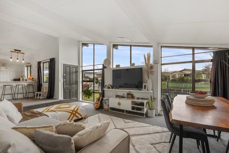 Photo of property in 11 Browning Crescent, Owhata, Rotorua, 3010