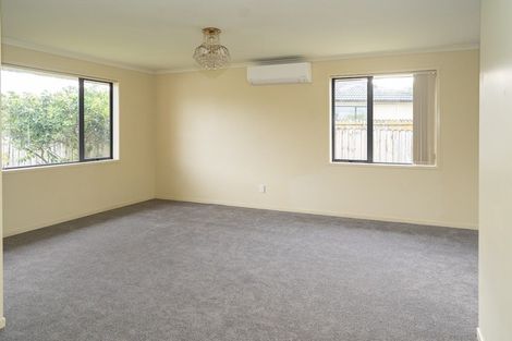 Photo of property in 22 Greig Place, Pukekohe, 2120