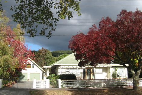 Photo of property in 21 Heretaunga Square, Silverstream, Upper Hutt, 5019