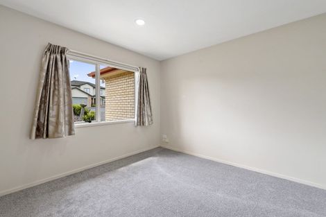 Photo of property in 22 Kinleith Way, Albany, Auckland, 0632