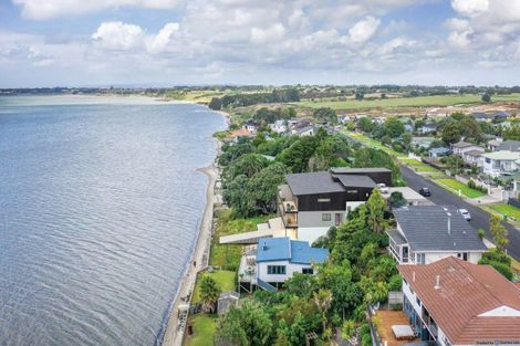 Photo of property in 8b Crispe Road, Clarks Beach, 2122