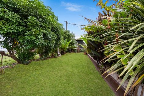 Photo of property in 43 James Mcleod Road, Shelly Beach, Helensville, 0874
