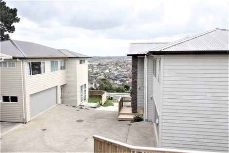Photo of property in 519a East Coast Road, Murrays Bay, Auckland, 0630