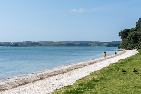 Photo of property in 27 Shelly Beach Parade, Cockle Bay, Auckland, 2014