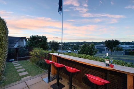 Photo of property in 2 Crater Close, Pyes Pa, Tauranga, 3112