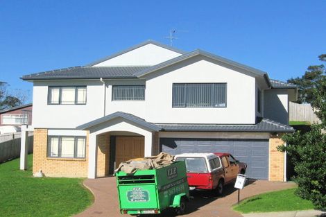 Photo of property in 70 San Valentino Drive, Henderson, Auckland, 0612