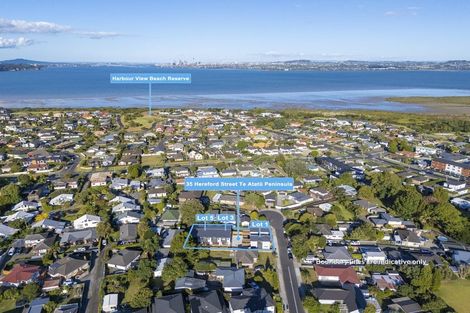Photo of property in 35d Hereford Street, Te Atatu Peninsula, Auckland, 0610