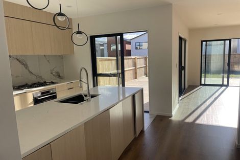 Photo of property in 21 Coast Garden Drive, Hobsonville, Auckland, 0616