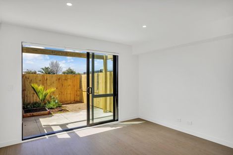 Photo of property in 6/5 Brandon Road, Glen Eden, Auckland, 0602