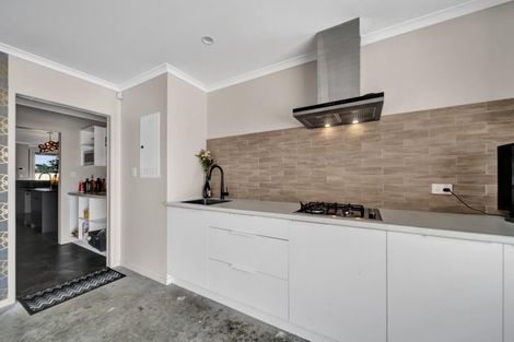 Photo of property in 33 Honeyfield Drive, Whalers Gate, New Plymouth, 4310