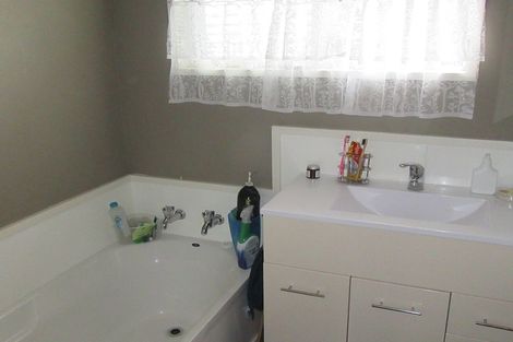 Photo of property in 24 Paul Street, Waimate, 7924