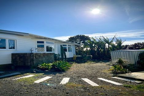 Photo of property in 20 Mcfarlane Street, Oakura, 4314