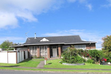 Photo of property in 1 Tyrian Close, Half Moon Bay, Auckland, 2012