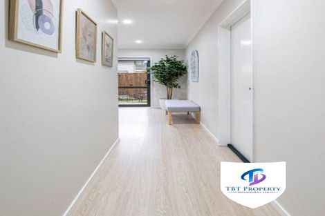 Photo of property in 3/504 Swanson Road, Ranui, Auckland, 0612